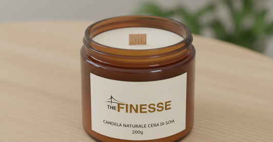 Candela Naturale AROMATICA in Cera di Soia The Finesse | Sandalo - Stoppino in Legno Crepitante